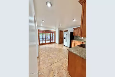 9430 E 30th Street, Tucson, AZ 85710 - Photo 12