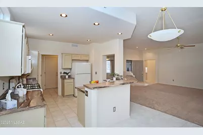 14035 N Biltmore Drive, Oro Valley, AZ 85755 - Photo 8