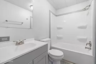 1432 W Buena Tierra Pl, Tucson, AZ 85705 - Photo 20