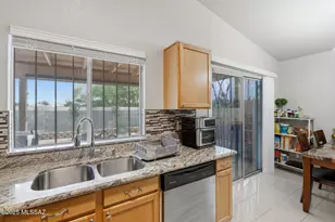 6422 E Brooks Dr, Tucson, AZ 85730 - Photo 12