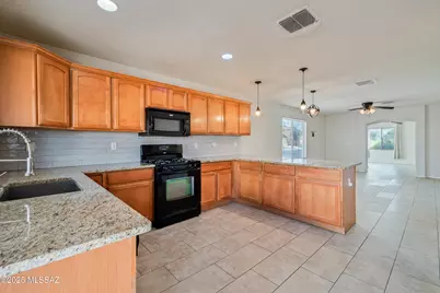 11838 W Thomas Arron Drive, Marana, AZ 85653 - Photo 18