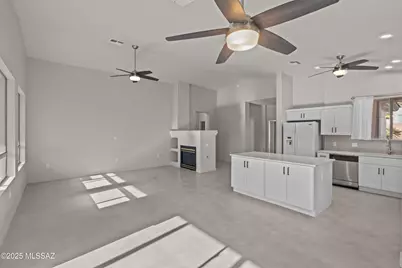 4687 S Holly Rose Drive, Green Valley, AZ 85622 - Photo 4