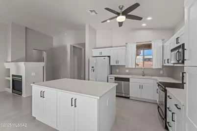 4687 S Holly Rose Drive, Green Valley, AZ 85622 - Photo 8