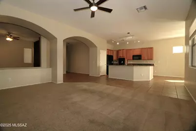 8222 N Sombrero Point Drive, Tucson, AZ 85743 - Photo 4