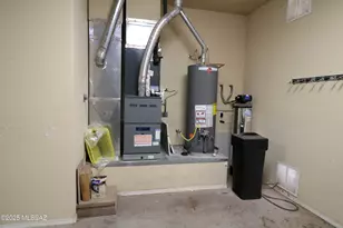 8222 N Sombrero Point Dr, Tucson, AZ 85743 - Photo 34