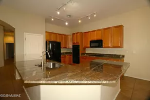 8222 N Sombrero Point Dr, Tucson, AZ 85743 - Photo 10