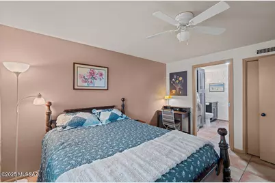 136 W Camino Alameda #B, Green Valley, AZ 85614 - Photo 4