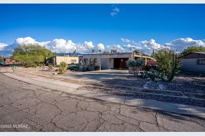 442 N Bull Run Drive, Tucson, AZ 85748 - Photo 2