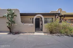3032 S Sierra Villas Dr, Tucson, AZ 85713 - Photo 1