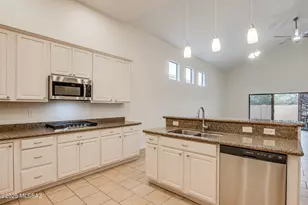 2084 N Ave Fina, Green Valley, AZ 85614 - Photo 2