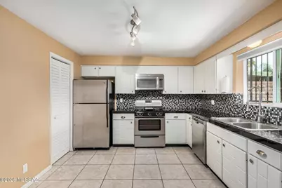 4386 E Fort Lowell Road, Tucson, AZ 85712 - Photo 10