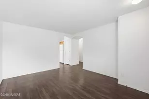 6939 S Creek Run Ave, Tucson, AZ 85756 - Photo 8