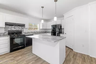 183 E Placita Estrella, Tucson, AZ 85705 - Photo 1
