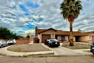 5313 S Oakhaven Dr, Tucson, AZ 85746 - Photo 1