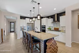 6827 W Cliff Spring Trail, Marana, AZ 85658 - Photo 12