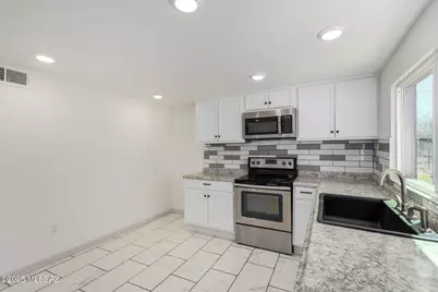 2429 E Cameron Vista, Tucson, AZ 85713 - Photo 12