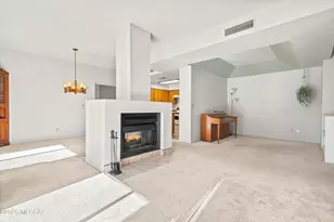 5557 N Sapphire Dr, Tucson, AZ 85750 - Photo 8