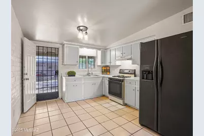 2001 S 3rd Avenue, Tucson, AZ 85713 - Photo 12