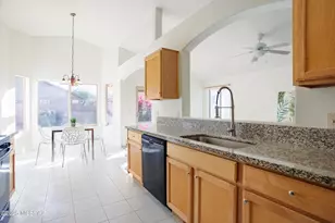 7871 W Sacramento Hill Dr, Tucson, AZ 85743 - Photo 14