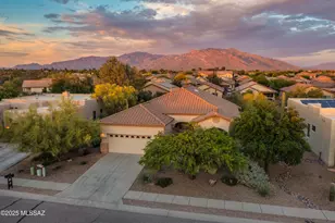 8826 N Sky Dancer Cir, Tucson, AZ 85742 - Photo 2