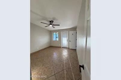 9780 E Hollow Place, Tucson, AZ 85748 - Photo 12