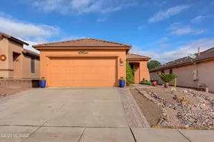 512 W Bazille Way, Green Valley, AZ 85614 - Photo 2