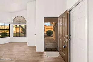 10317 N Mineral Spring Ln, Oro Valley, AZ 85737 - Photo 6