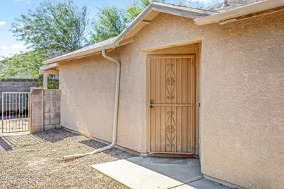2013 W Calle Cielo De Oro, Tucson, AZ 85746 - Photo 2