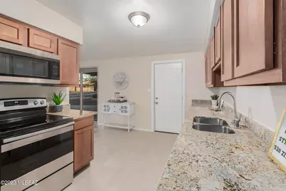 7026 E Calle Ileo, Tucson, AZ 85710 - Photo 12