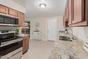 7026 E Calle Ileo, Tucson, AZ 85710 - Photo 12