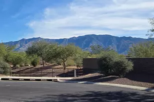 209 E Brookdale Way, Oro Valley, AZ 85755 - Photo 2