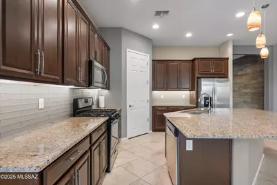 209 E Brookdale Way, Oro Valley, AZ 85755 - Photo 4