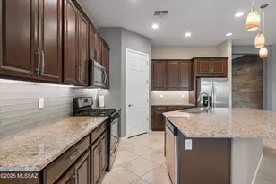 209 E Brookdale Way, Oro Valley, AZ 85755 - Photo 4