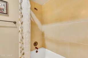 5750 N Camino Esplendora, Tucson, AZ 85718 - Photo 32