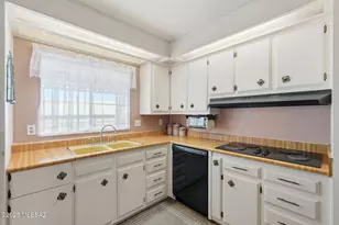 167 W Cedro Dr, Green Valley, AZ 85614 - Photo 10