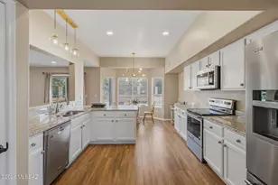 11143 N Divot Dr, Tucson, AZ 85737 - Photo 8