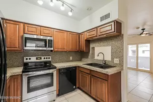 1810 E Blacklidge Dr, Tucson, AZ 85719 - Photo 6