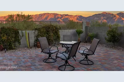 13320 N Cape Marigold Drive, Oro Valley, AZ 85755 - Photo 2