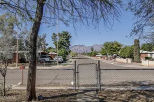 5240 E 28th St, Tucson, AZ 85711 - Photo 4