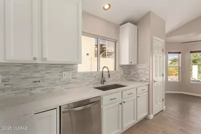 10706 N Sand Canyon Place, Oro Valley, AZ 85737 - Photo 12