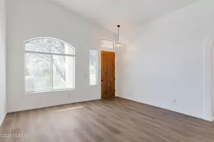 2052 W Arizona Rose Dr, Oro Valley, AZ 85737 - Photo 2