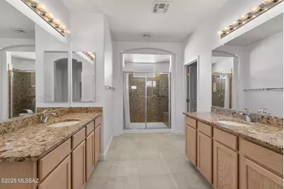 700 N Pebbles Ridge Drive, Green Valley, AZ 85614 - Photo 8