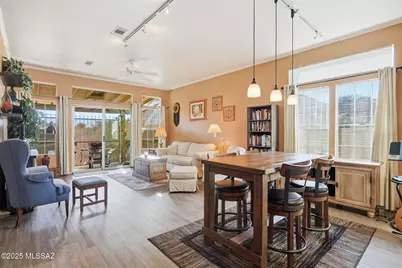 567 W Parkwood Court, Green Valley, AZ 85614 - Photo 2