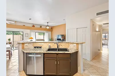 7632 E Park View Drive, Tucson, AZ 85715 - Photo 16