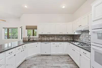 2867 W Owl Vista Place, Oro Valley, AZ 85742 - Photo 16