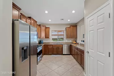 1283 W Vinovo Pass, Oro Valley, AZ 85755 - Photo 10