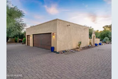 565 W Golf View Drive, Oro Valley, AZ 85737 - Photo 8