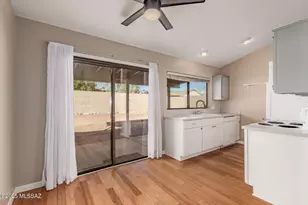 9985 E Banister Dr, Tucson, AZ 85730 - Photo 8