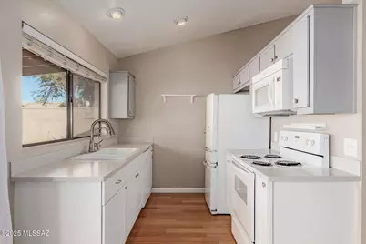 9985 E Banister Drive, Tucson, AZ 85730 - Photo 10