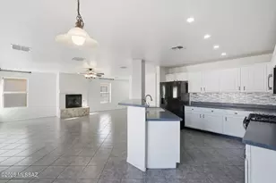 640 W Emerald Key Dr, Green Valley, AZ 85614 - Photo 8